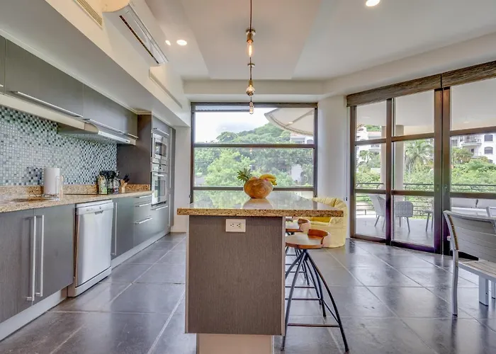 La Perla #132 Lovely Ocean View With Complex Pool And Gym *