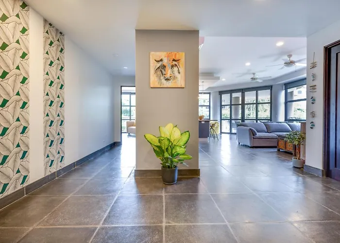 La Perla #132 Lovely Ocean View With Complex Pool And Gym